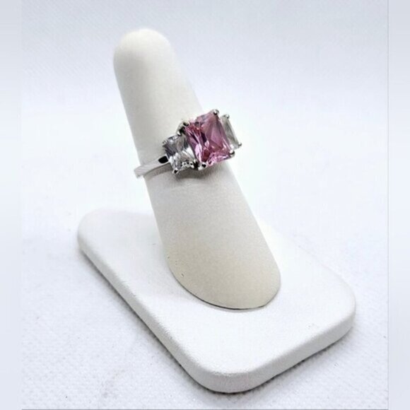 Romantic Pink Zircon Luxury Crystal Stone Silver Tone Ring - Picture 3 of 8